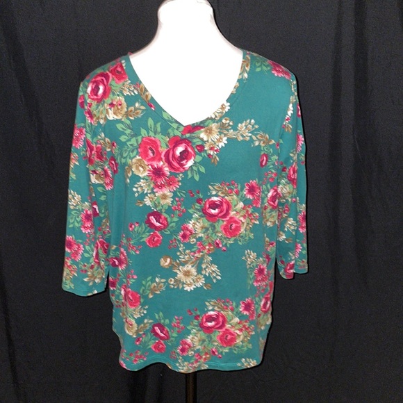 109 The Pioneer Woman 2 Floral Shirts both with 3/4 Sleeves - Picture 1 of 10